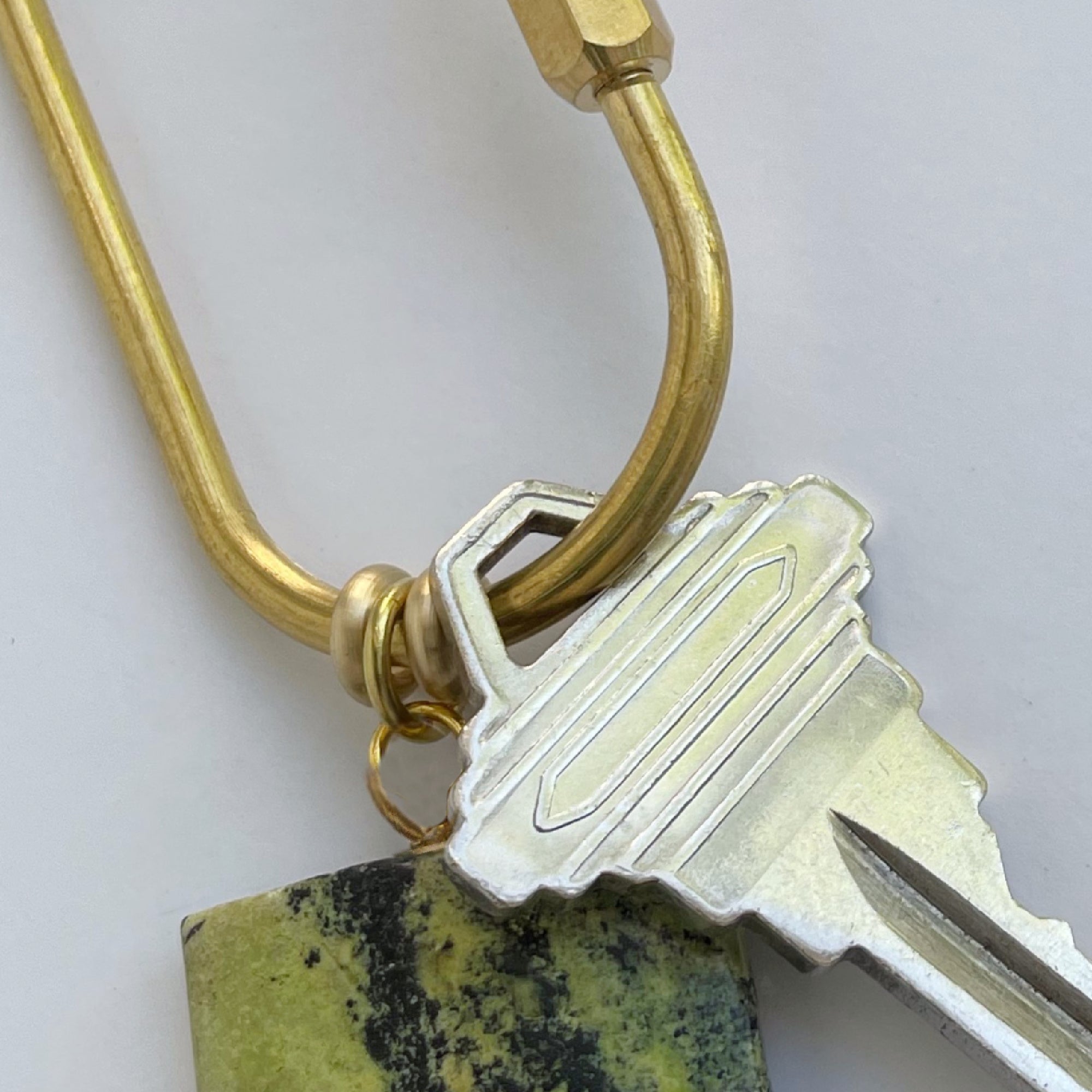 Gemstone Keyring | Rock & Key – Oval Carabiner – A handcrafted key ring by Alysian.
