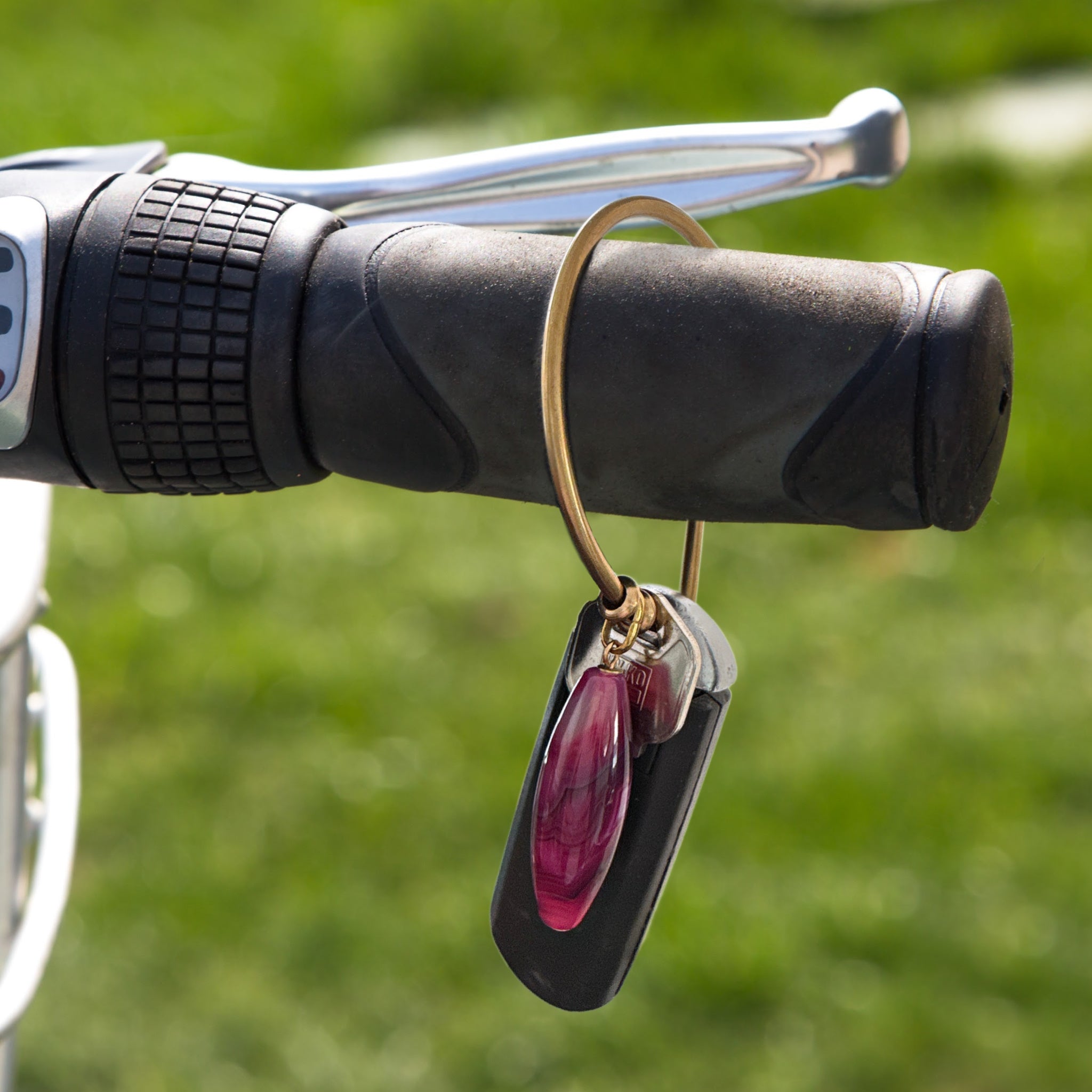 Gemstone Keyring | Rock & Key – D-Style Carabiner – A handcrafted key ring by Alysian.