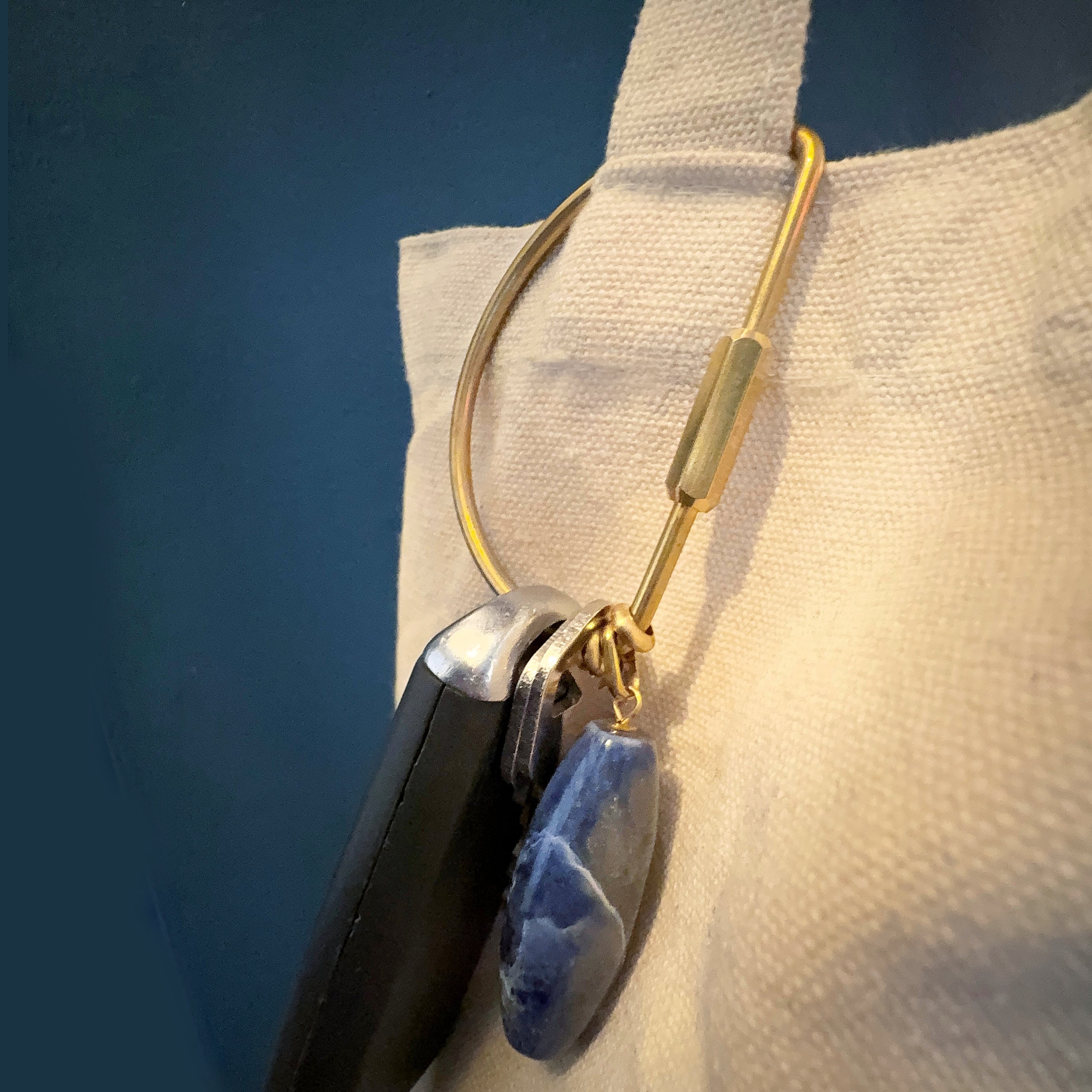 Gemstone Keyring | Rock &amp; Key – D-Style Carabiner – A handcrafted key ring by Alysian.
