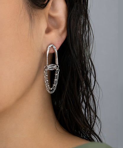 A close-up of a model&