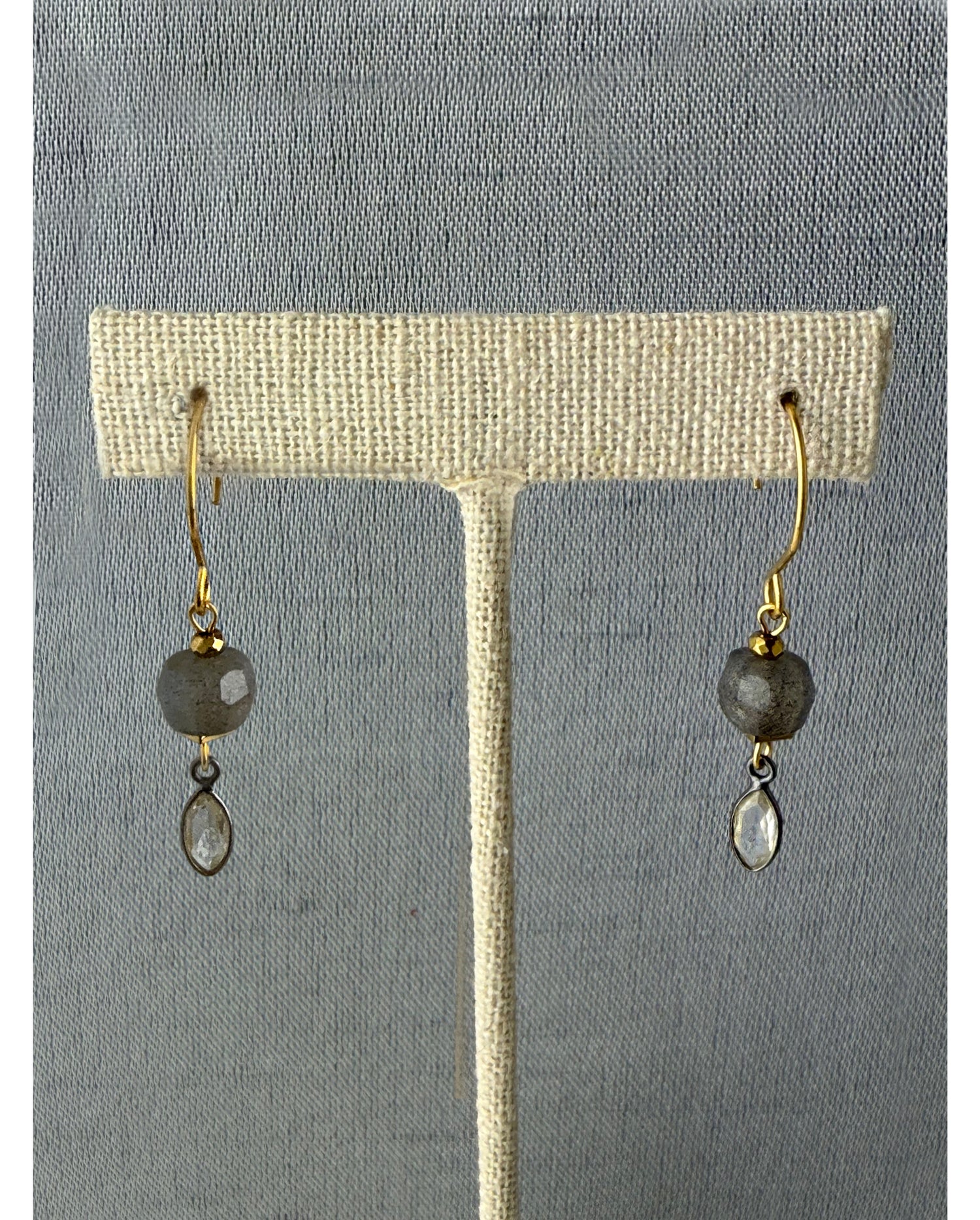 Marlenn Labradorite Earring – A handcrafted earrings by Alysian.