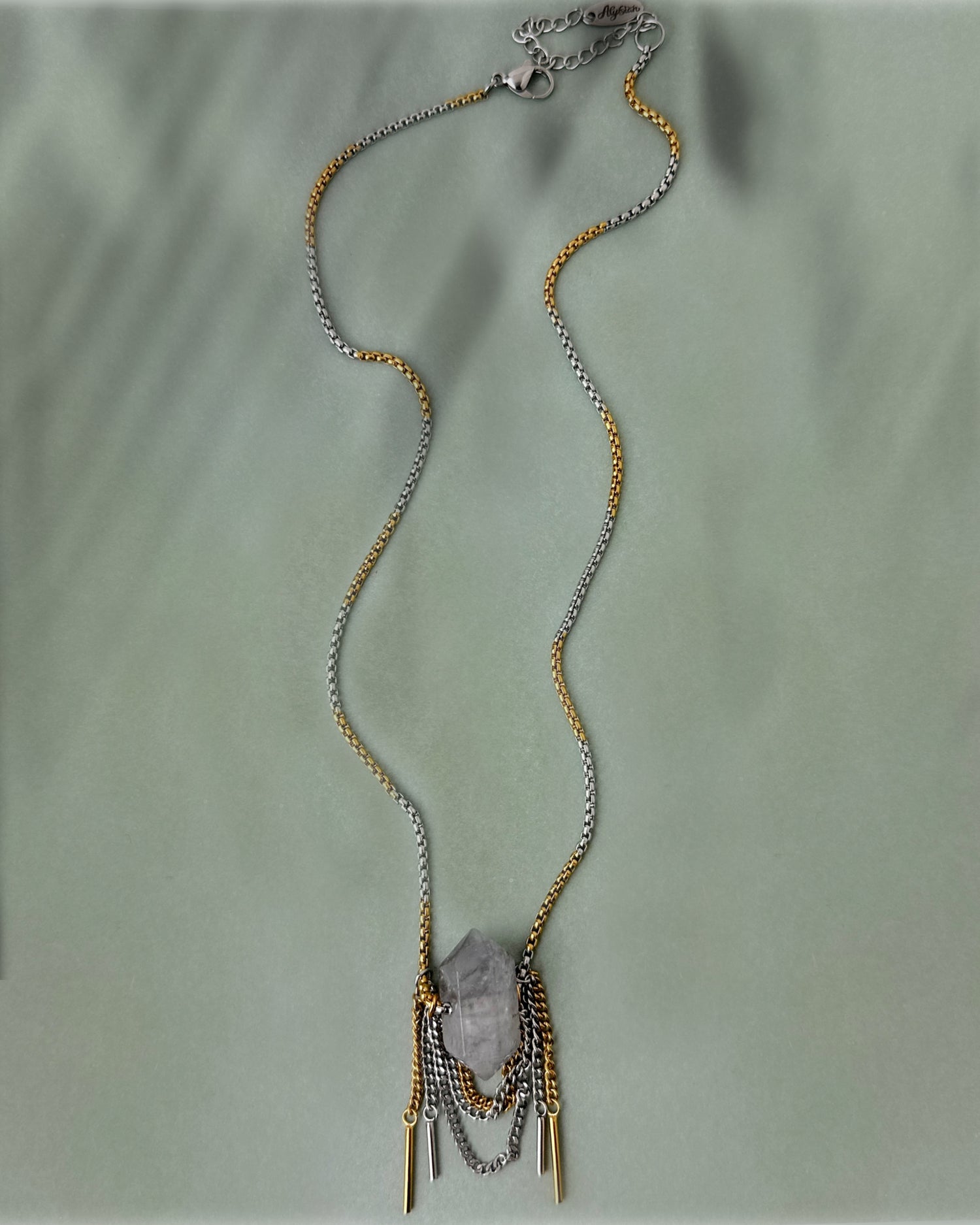 Navia Pendant Necklace – A handcrafted necklace by Alysian.