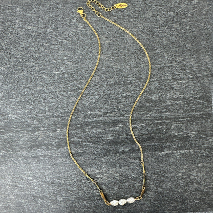Teagan Pearl Pendant Necklace – A handcrafted necklace by Alysian.