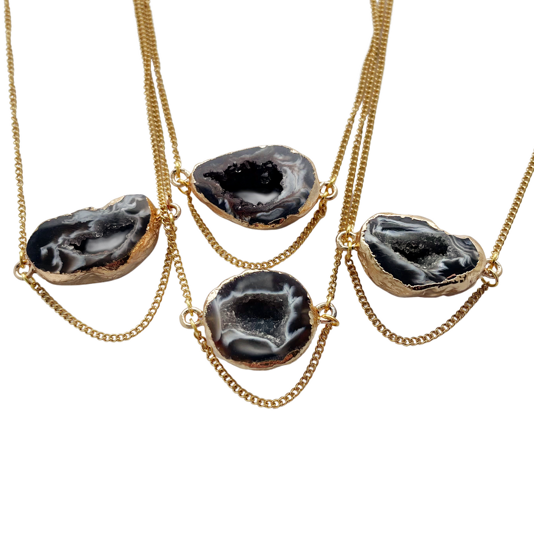 Carli Agate Pendant Necklace – A handcrafted necklace by Alysian.