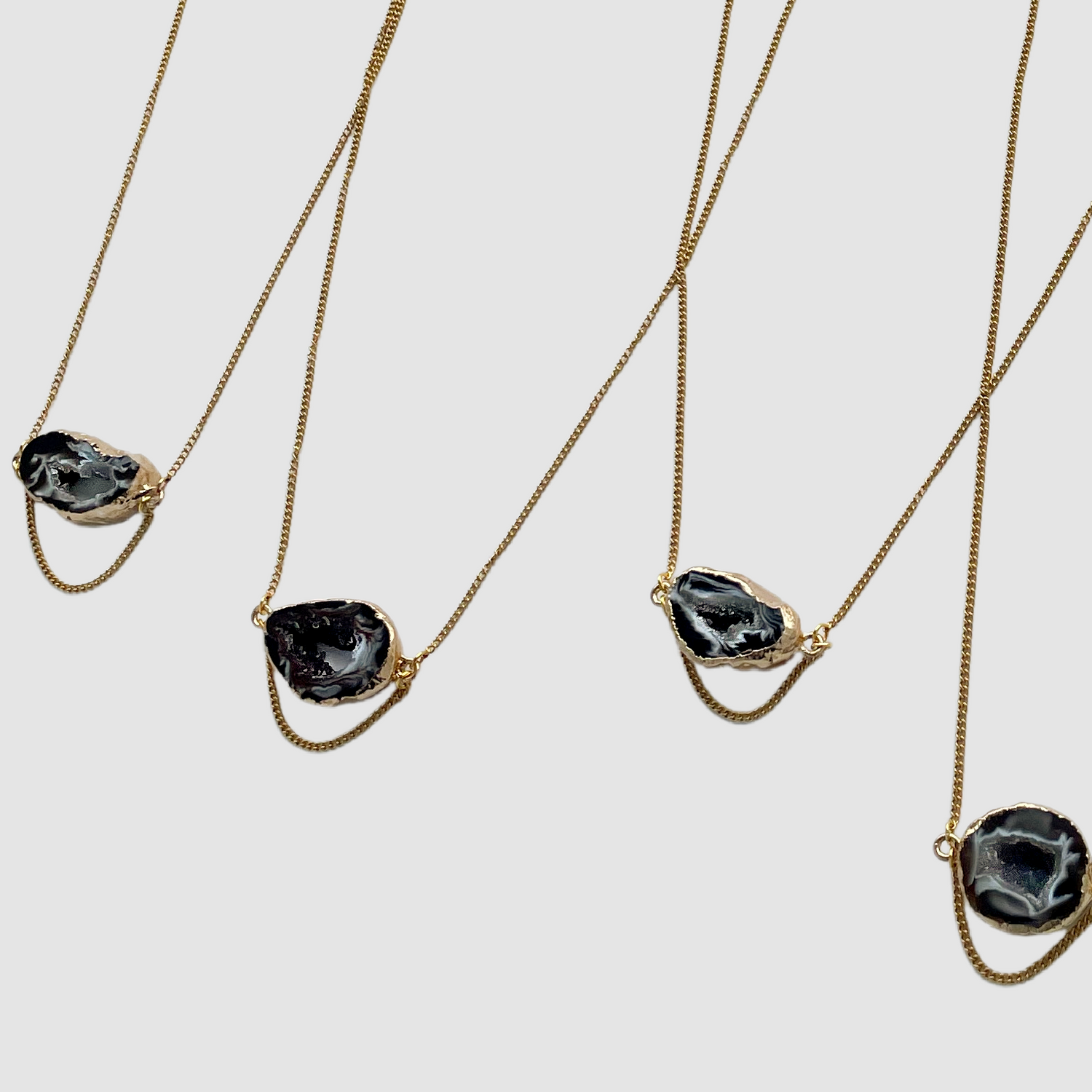 Carli Agate Pendant Necklace – A handcrafted necklace by Alysian.